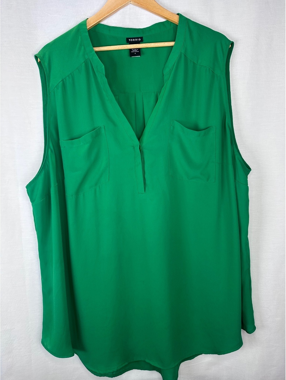 Torrid Size 4 Emerald Green Sleeveless Pocket Blouse Tunic Plus